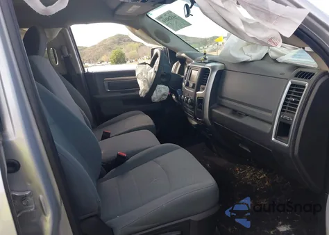 2018 Ram 1500 Slt 4X2 6'4 Box z USA, uszkodzony, nr VIN 1C6RR6GGXJS114605